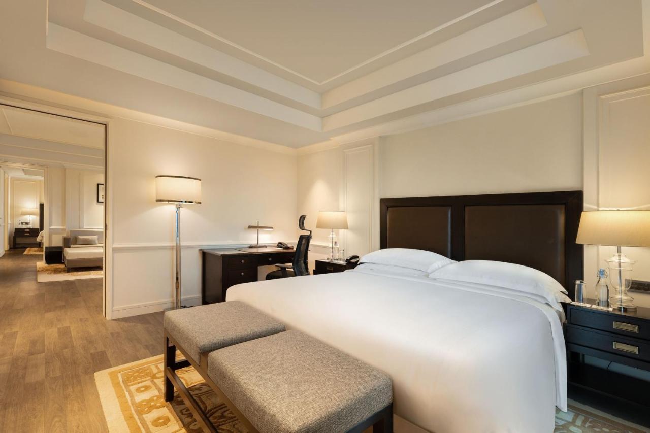 Itc Royal Bengal, A Luxury Collection Hotel, Kalküta Dış mekan fotoğraf A bedroom at the hotel